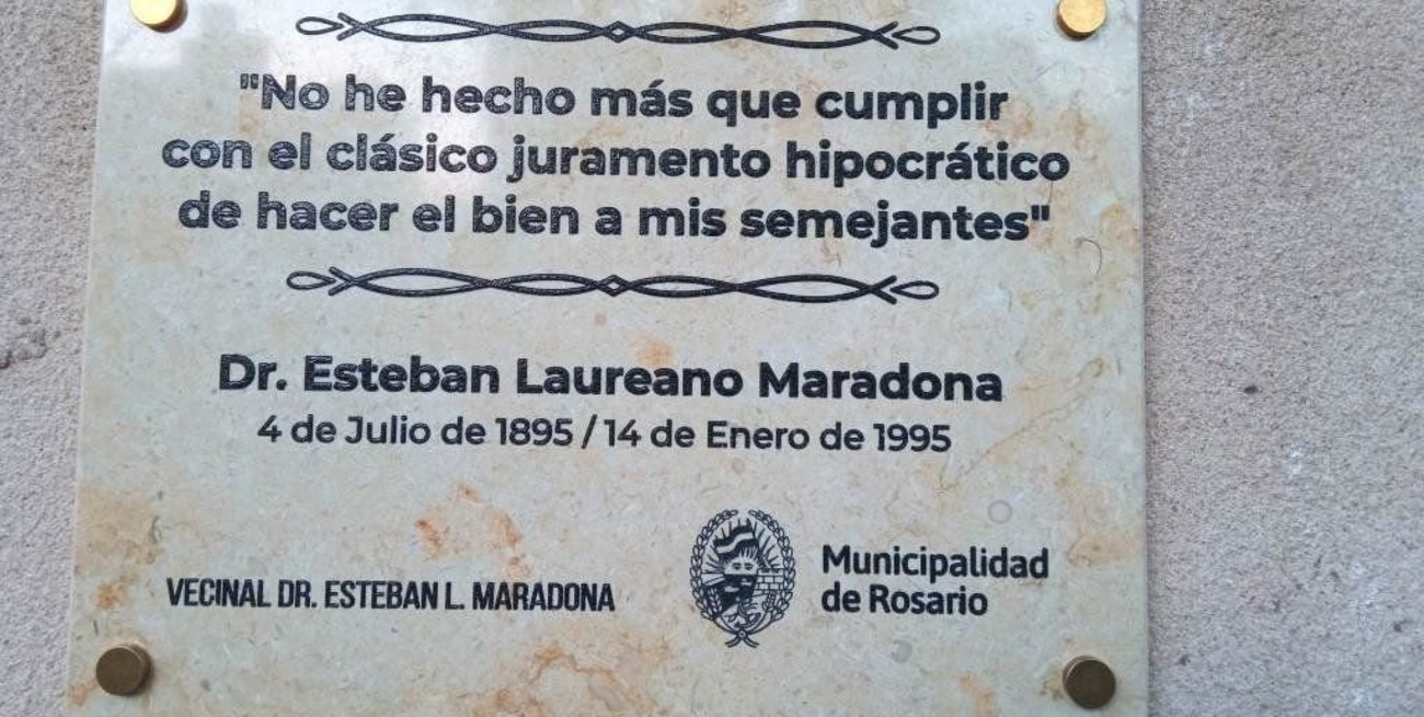 Homenaje a Laureano Maradona en su último hogar