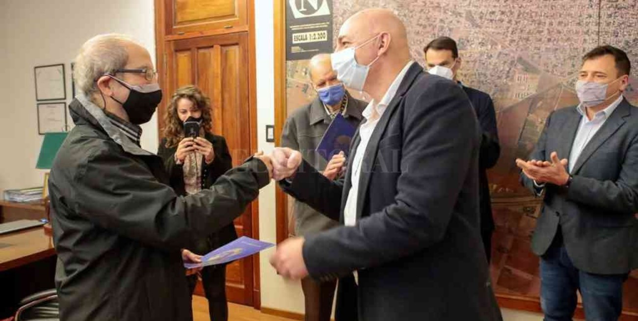 San Lorenzo: homenajearon al físico nuclear Raúl Bolmaro