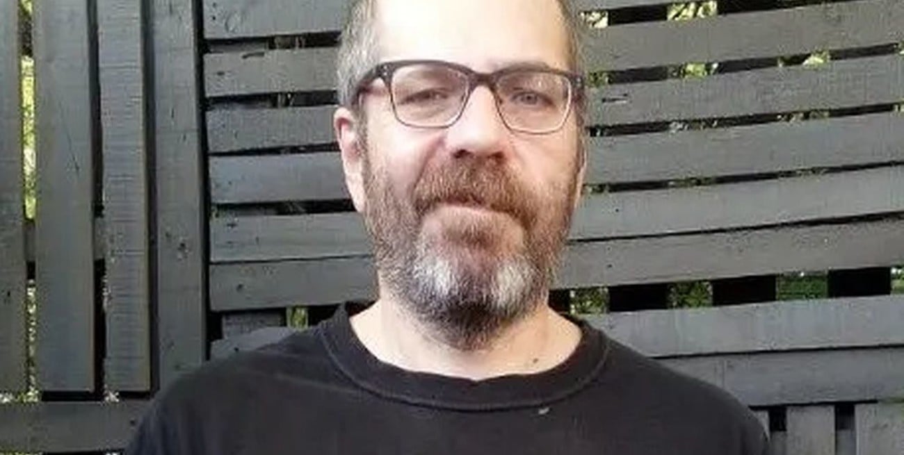 Falleció el escritor Carlos Busqued