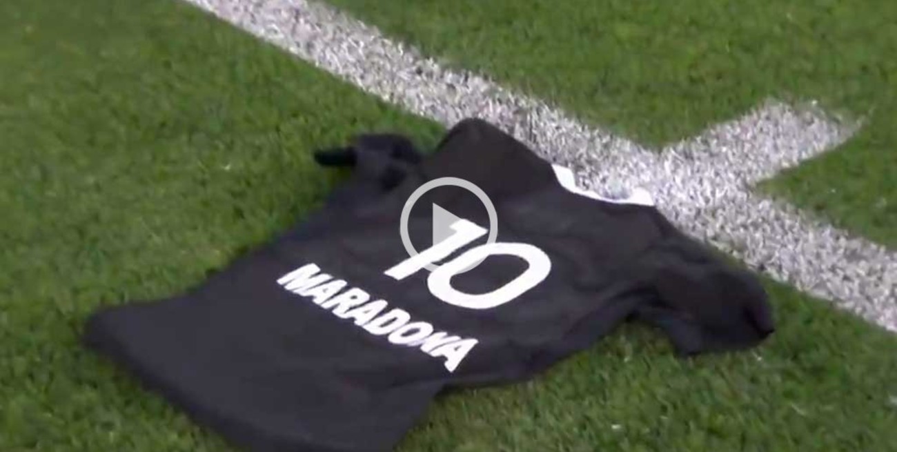 All Blacks homenajearon a Maradona previo a su tradicional "haka"