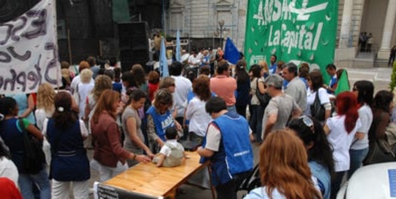 Amsafe ahora irá a presionar por salarios a la Legislatura