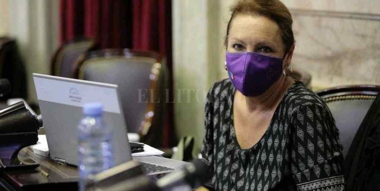 Mounier celebró la legalización del aborto