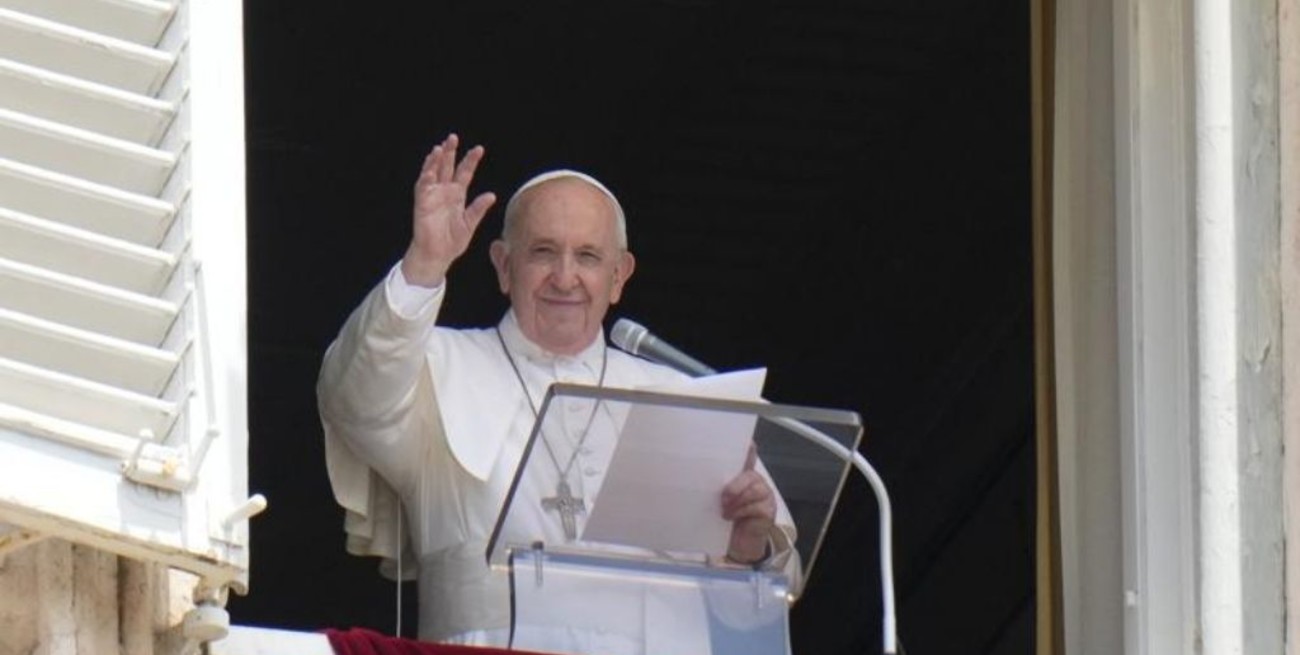 El papa Francisco continúa recuperándose, y este domingo rezará el Ángelus desde el Hospital