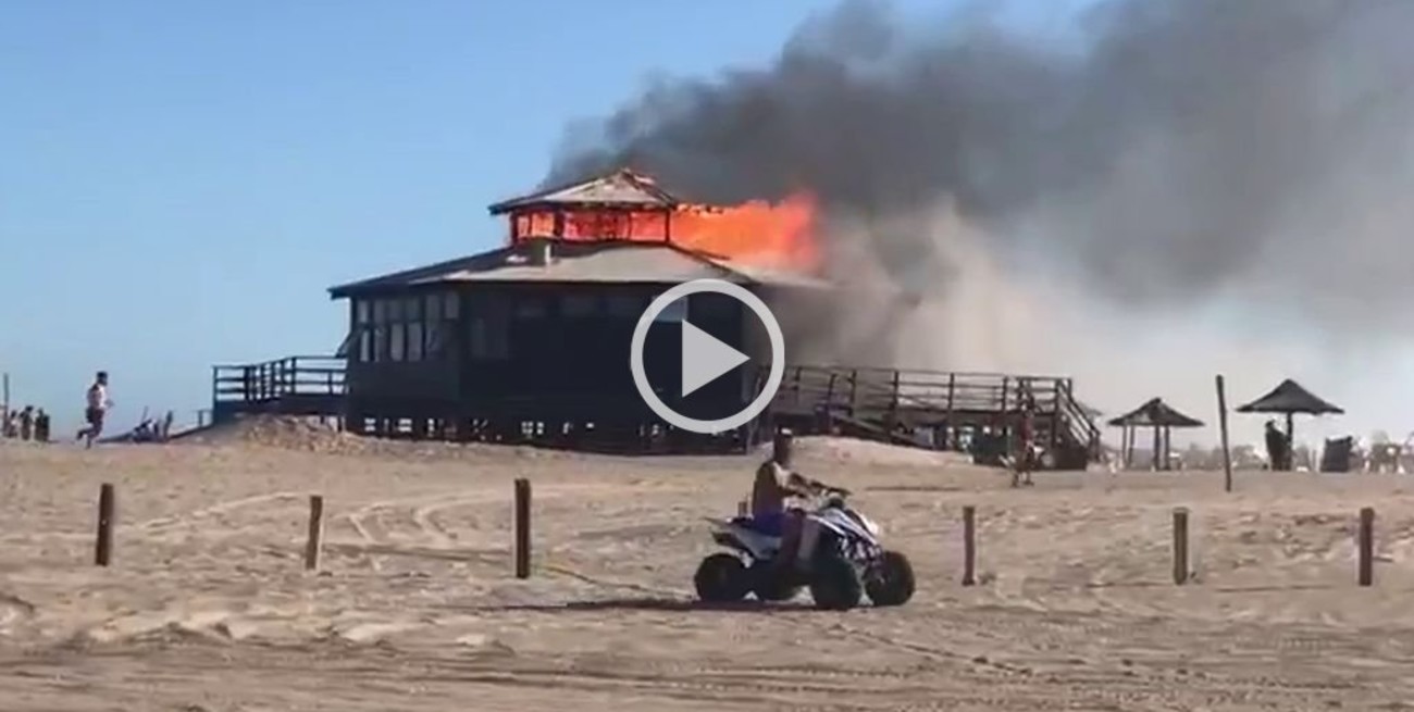 Un incendio destruyó un parador ubicado en la zona norte de Pinamar