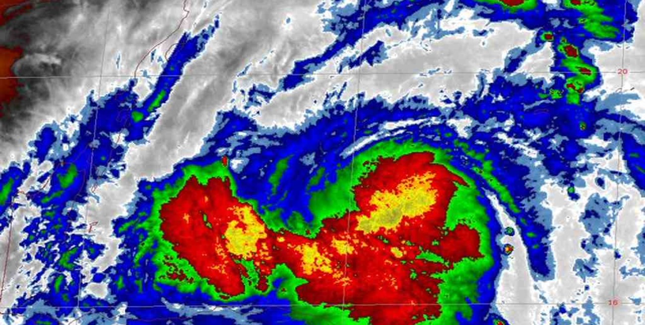 La tormenta tropical Zeta se convertiría en huracán antes de impactar en la península de Yucatán