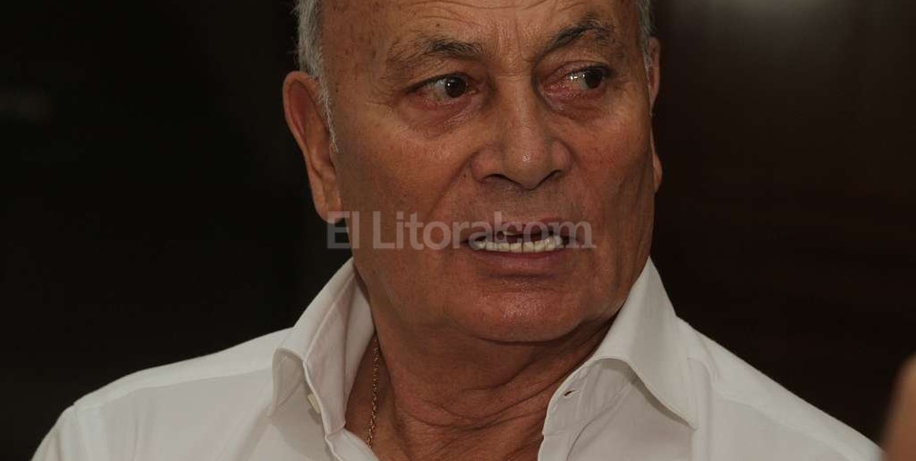 "Momo" Venegas y 68 gremios impugnaron el congreso de la CGT