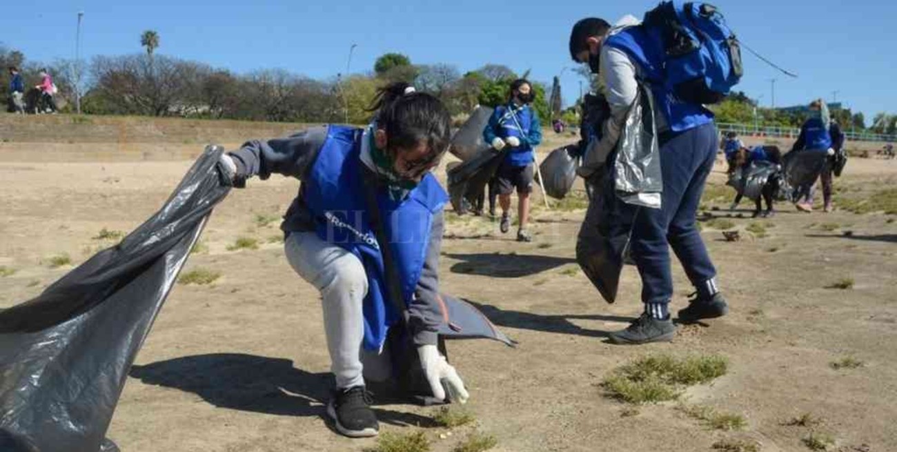 Se recolectaron 900 kg de residuos en la costanera norte de Rosario