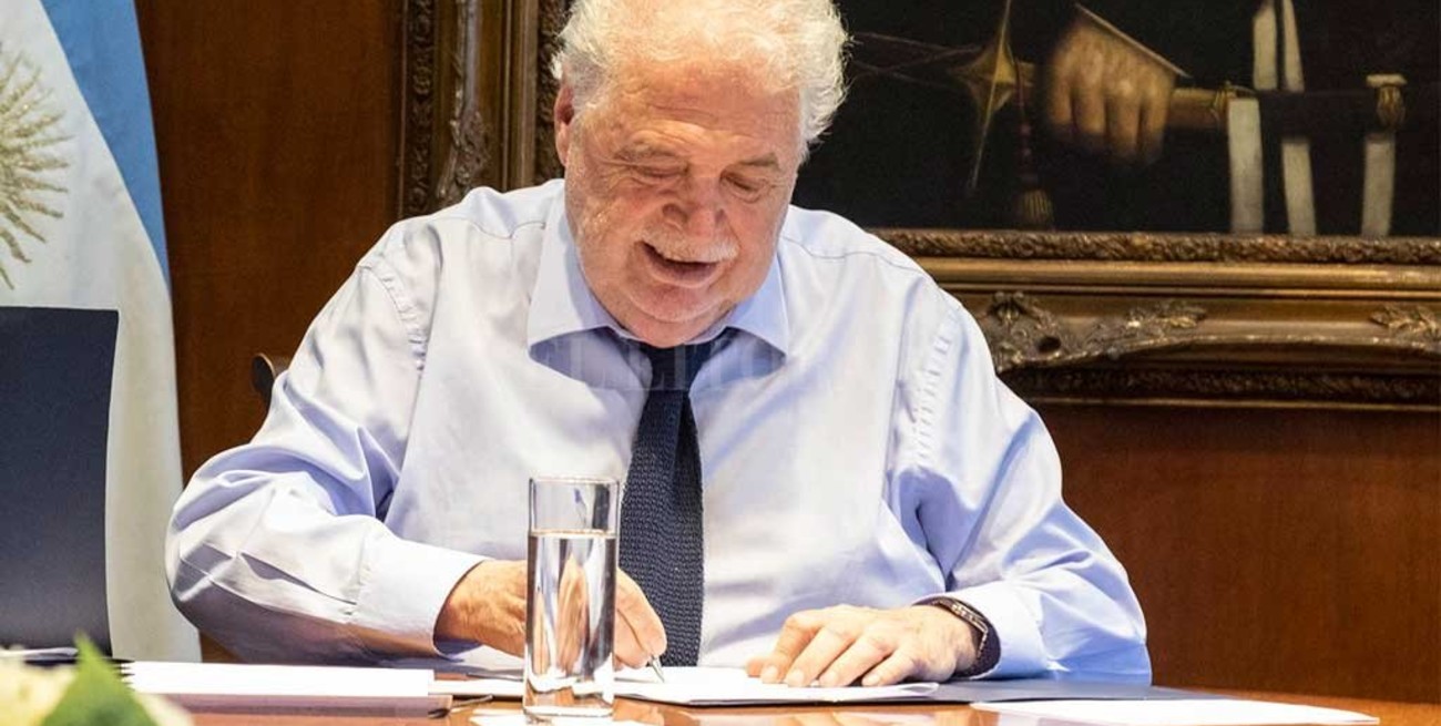 Preocupado el aumento de casos de Covid, Ginés González García llama a "no relajarse" 