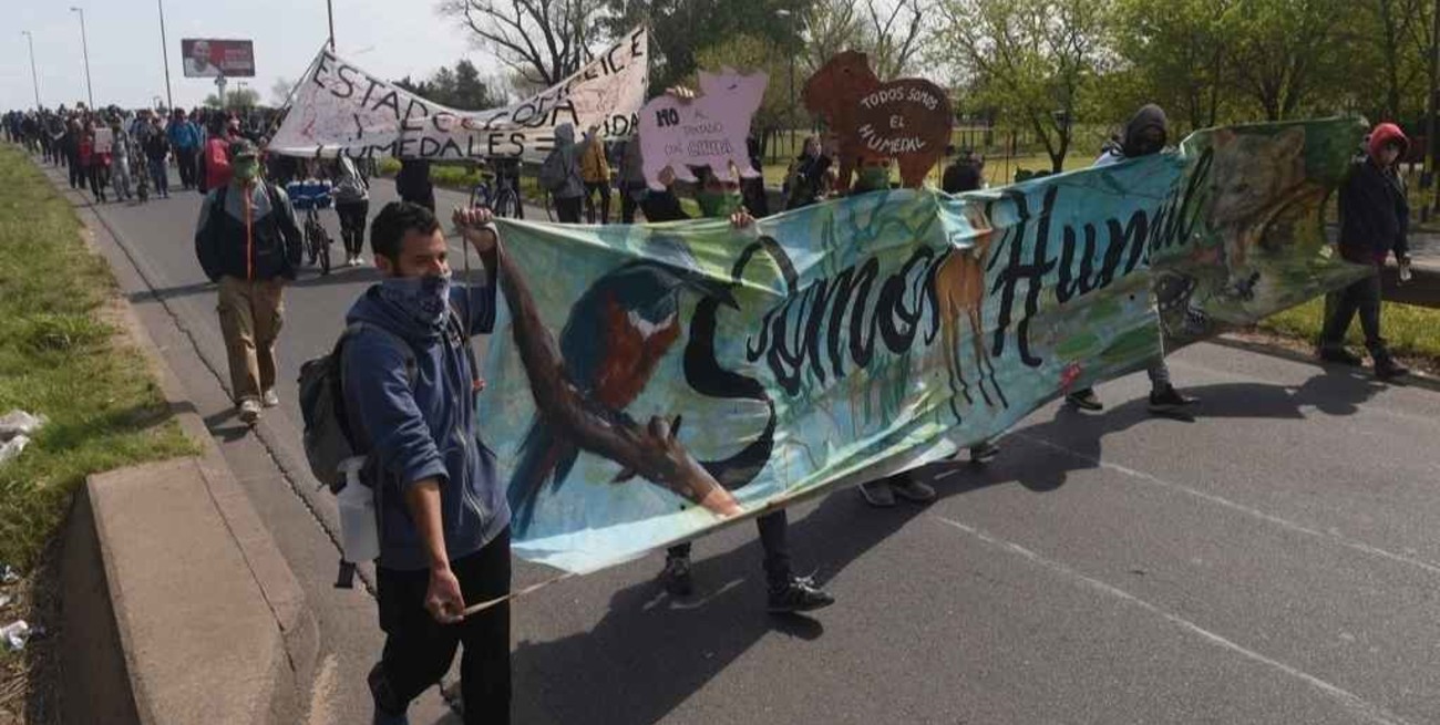 Lanzan una convocatoria nacional en el Monumento a la Bandera "para que no caiga la Ley de Humedales"