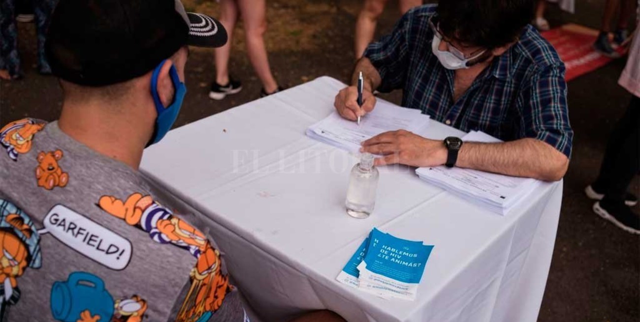 Testeos rápidos, gratuitos  y confidenciales de VIH