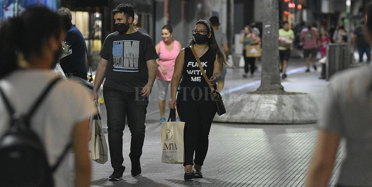 La ciudad perforó los 300 casos en sólo un día; en provincia y Rosario bajaron