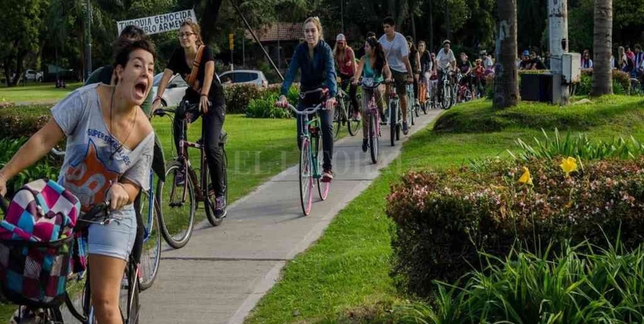 En Rosario, los ciclistas ganan la calle