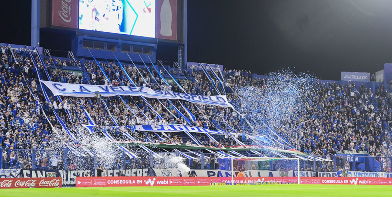 El presdente de Vélez afirmó que el club no se pasó del aforo permitido