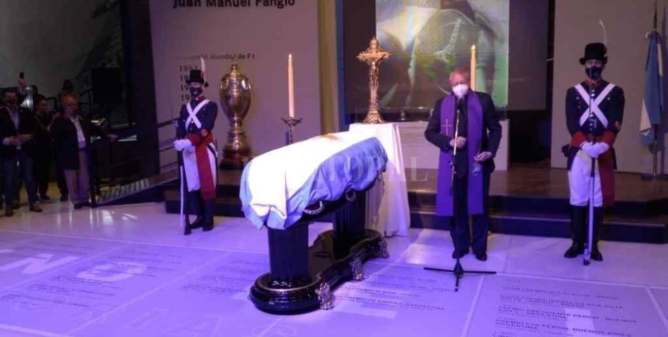Los restos de Fangio ya descansan en su museo de Balcarce