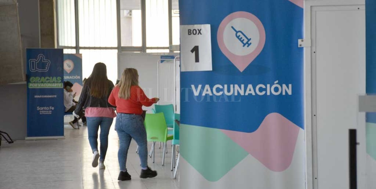 Vacunación Covid: 40% de población  con dos dosis y a la espera de CanSino