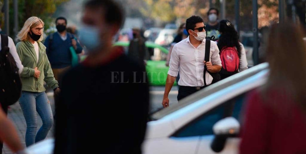 Argentina "está entrando en la séptima semana consecutiva de disminución de casos de Covid"