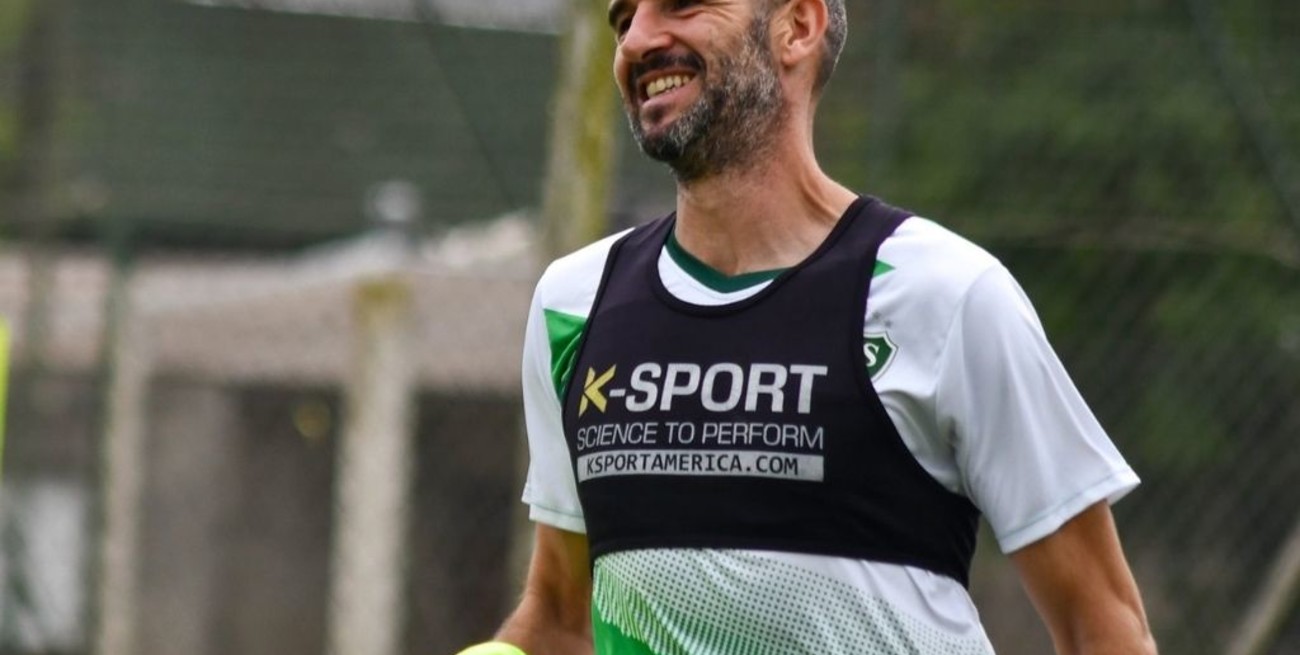 Con Lisandro López desde el arranque, Sarmiento recibe a Atlético Tucumán