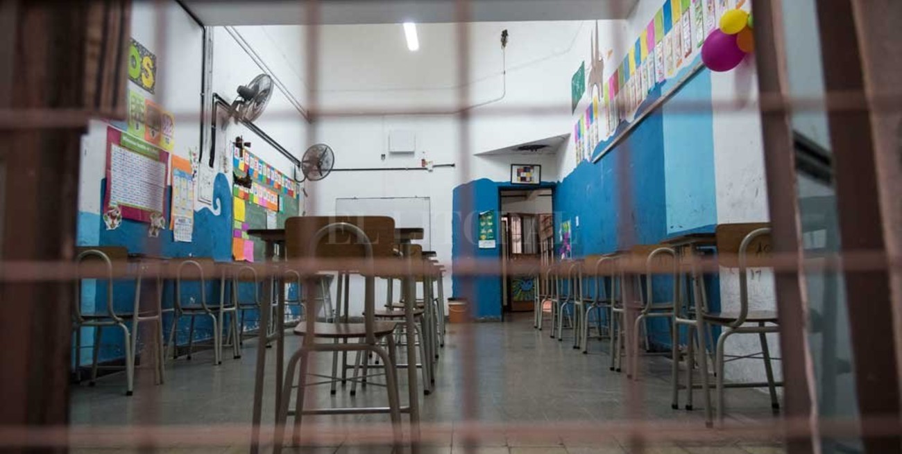 Desde este miércoles se suspenden las clases presenciales en Santa Fe y Rosario