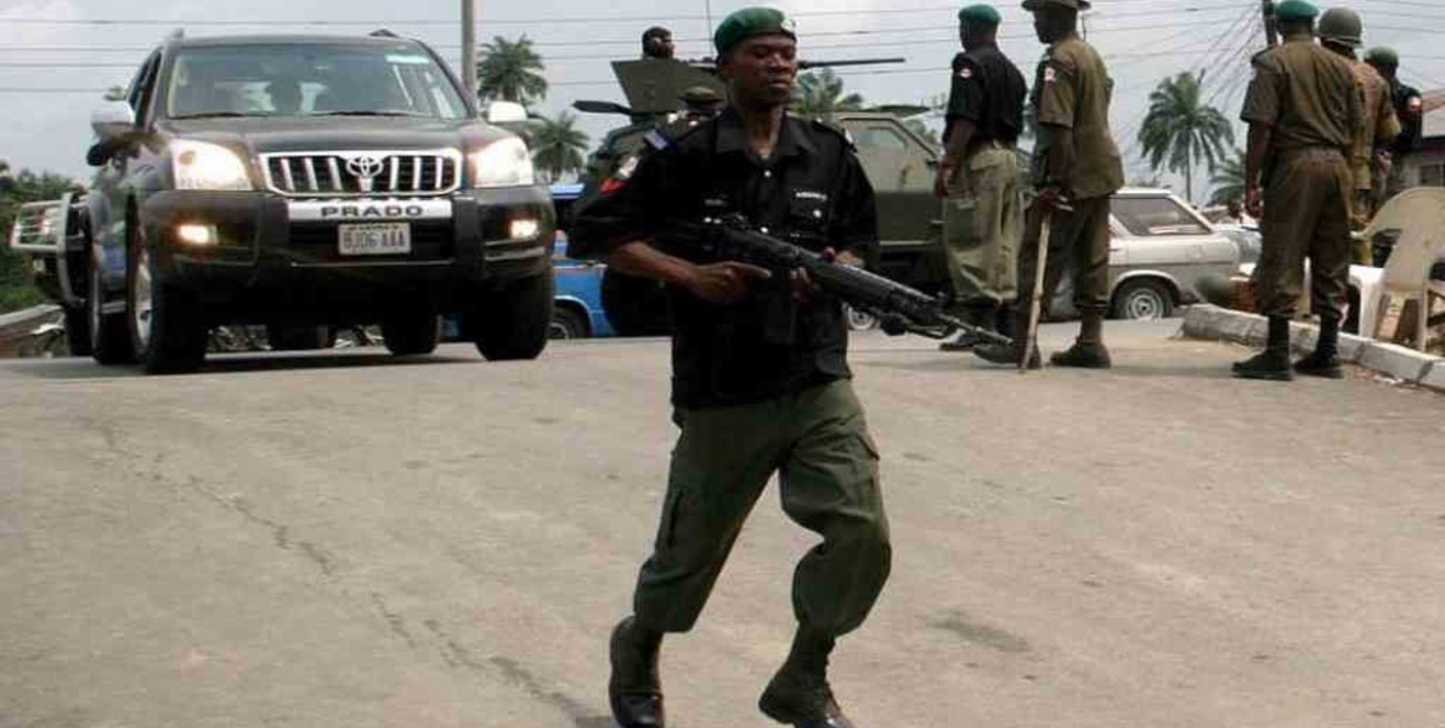 Nigeria: Al menos 30 muertos en un ataque a un convoy del Gobierno 