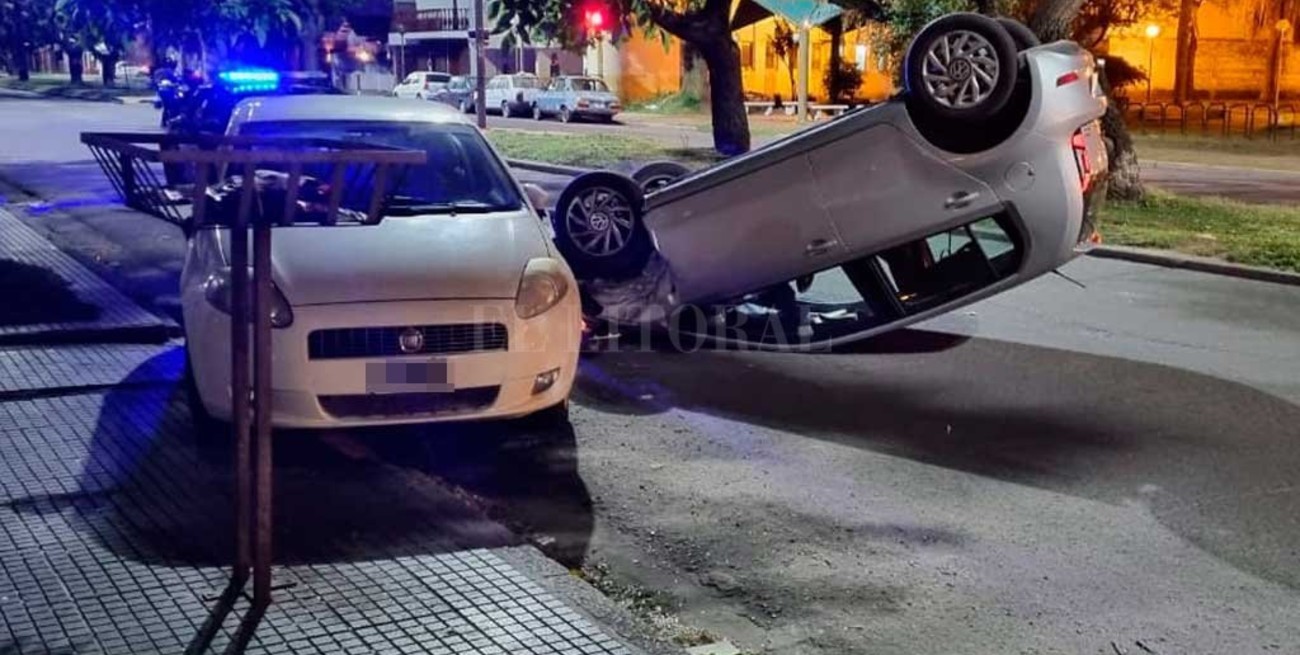 Impresionante vuelco en la Av. Aristóbulo del Valle frente al ex botánico
