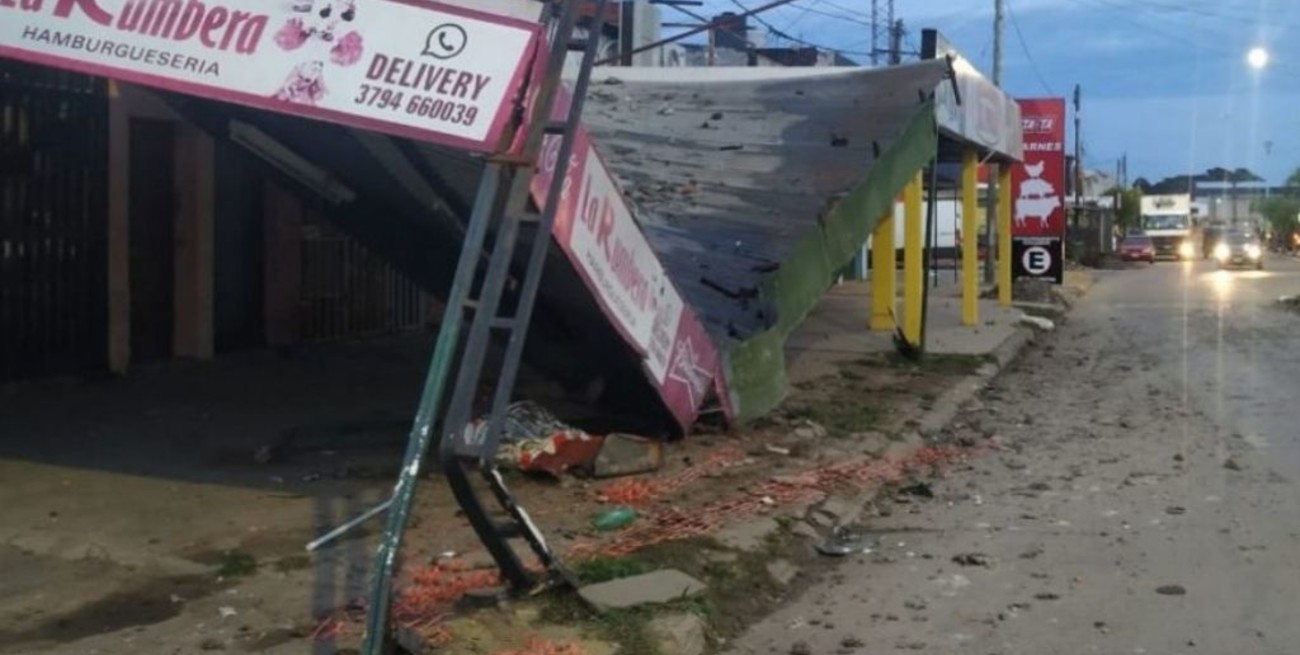 Manejaba borracho y destrozó una hamburguesería