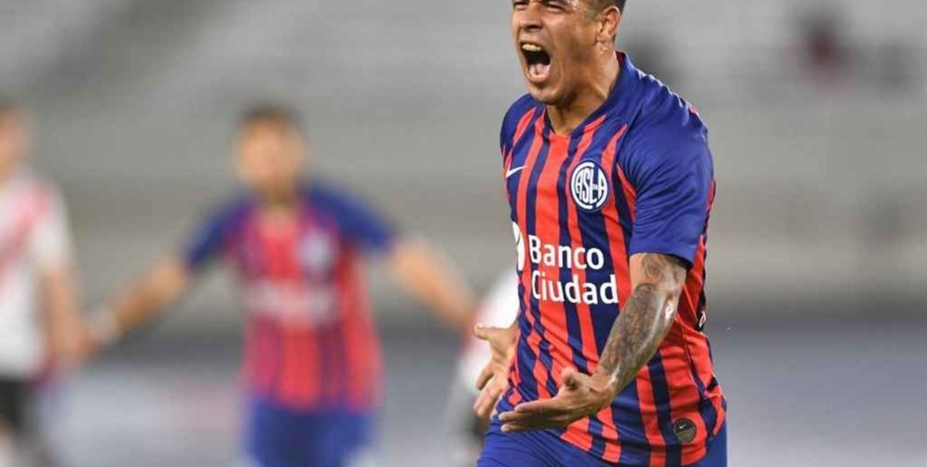 "Pericles" quiere a "Uvita" con la rojiblanca  