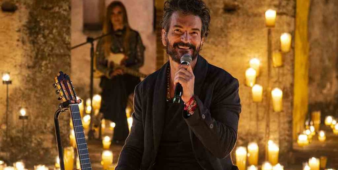 Ricardo Arjona cumple 58 años, mientras se prepara para su gran gira "Blanco y Negro Tour"