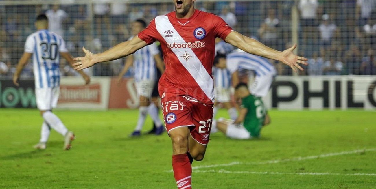 Hauche, de ser titular en Argentinos Jrs. a rescindir en cuatro días