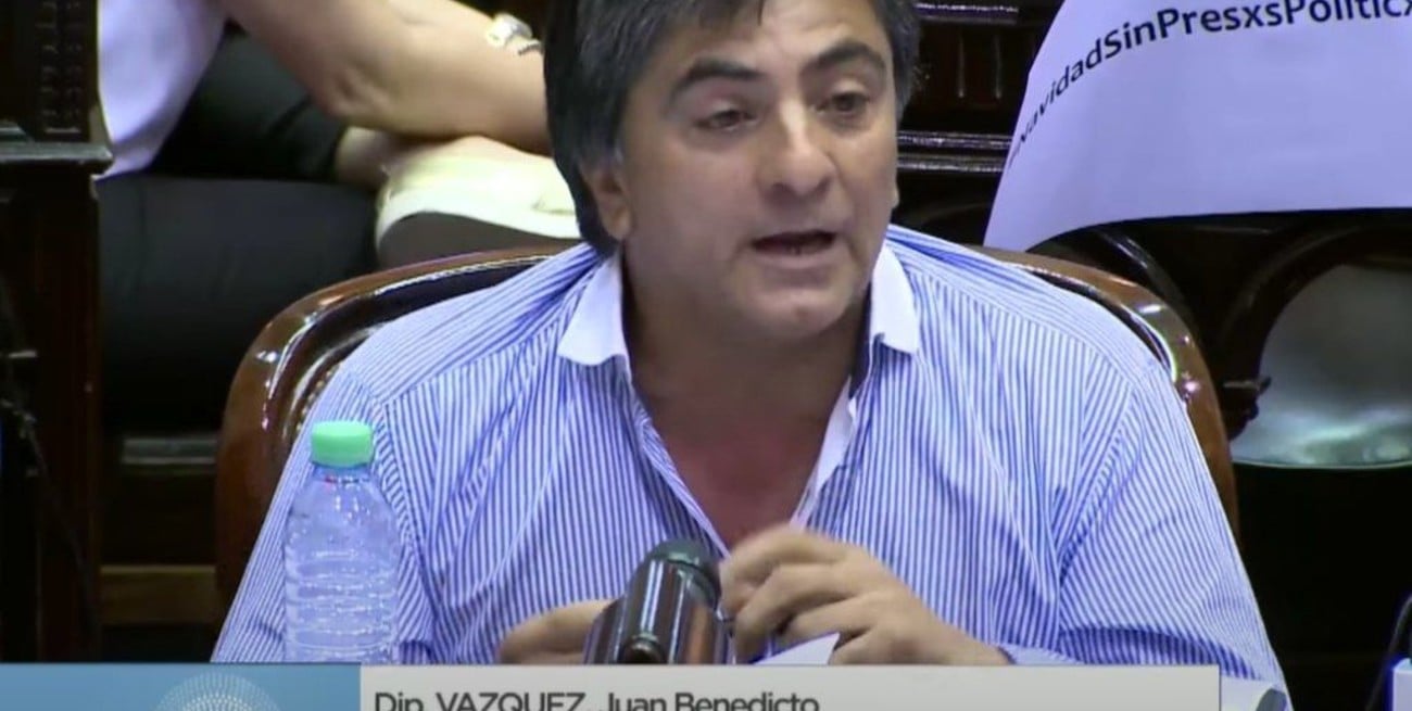 Coronavirus: un diputado de Santa Cruz se vacunó aunque falten dosis para el personal de salud