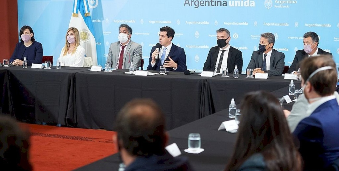 Gobierno, justicia electoral y los principales medios del país, entre ellos El Litoral 