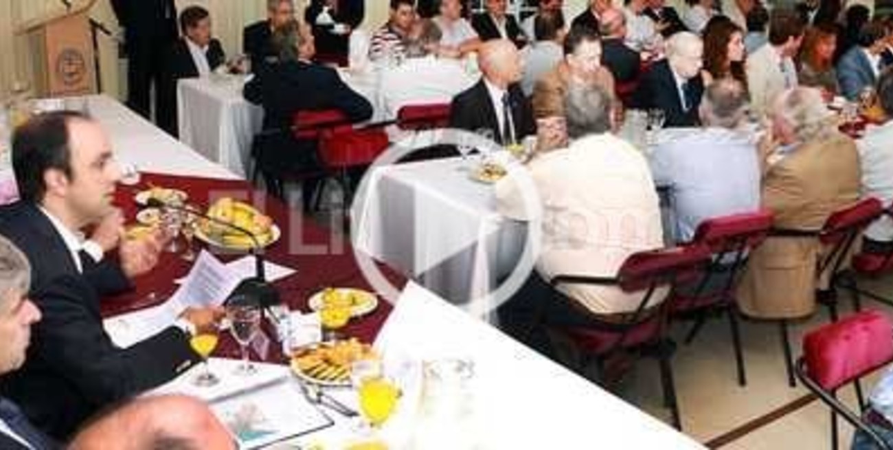 Corral expuso ante empresarios los proyectos clave para Santa Fe