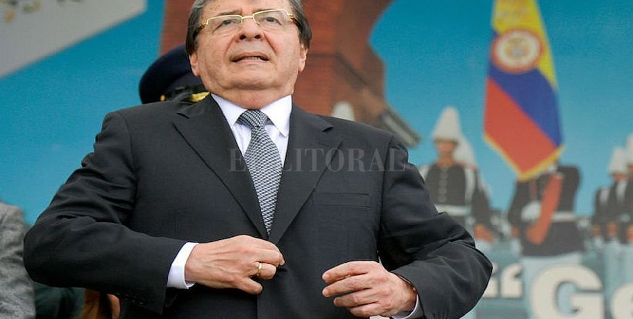 Falleció por coronavirus el ministro de Defensa de Colombia