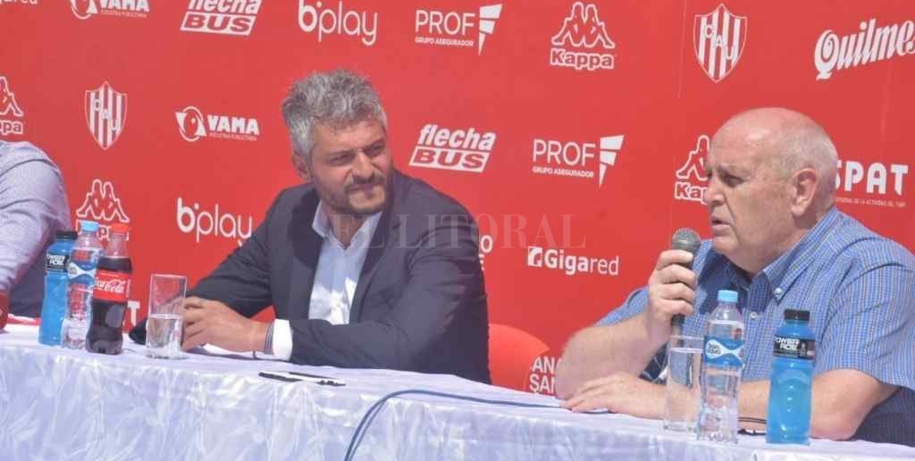 Gustavo Munúa fue presentado como técnico de Unión