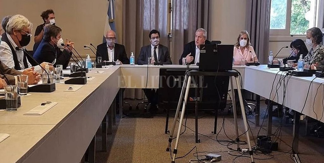 Paritaria docente: el gobierno trasladó a los gremios nacionales una propuesta formal