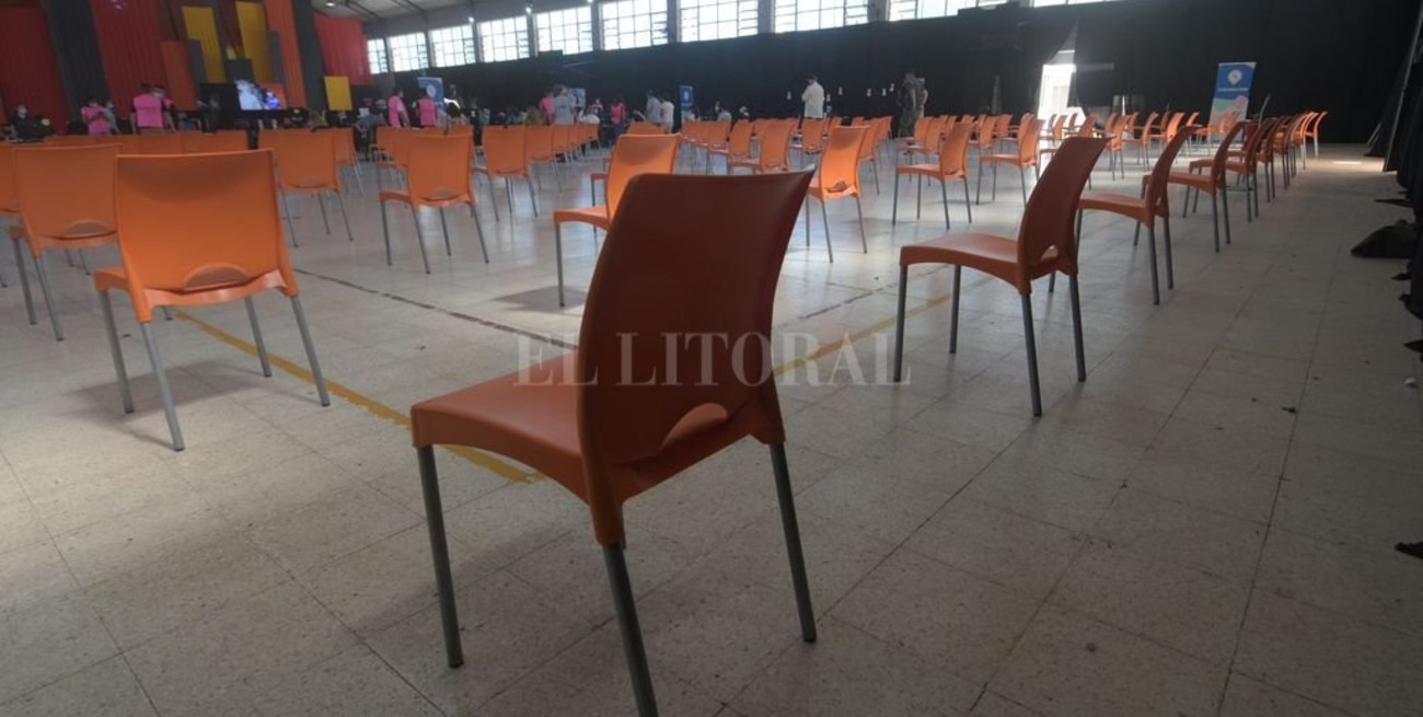 Dos en la cola para la vacuna