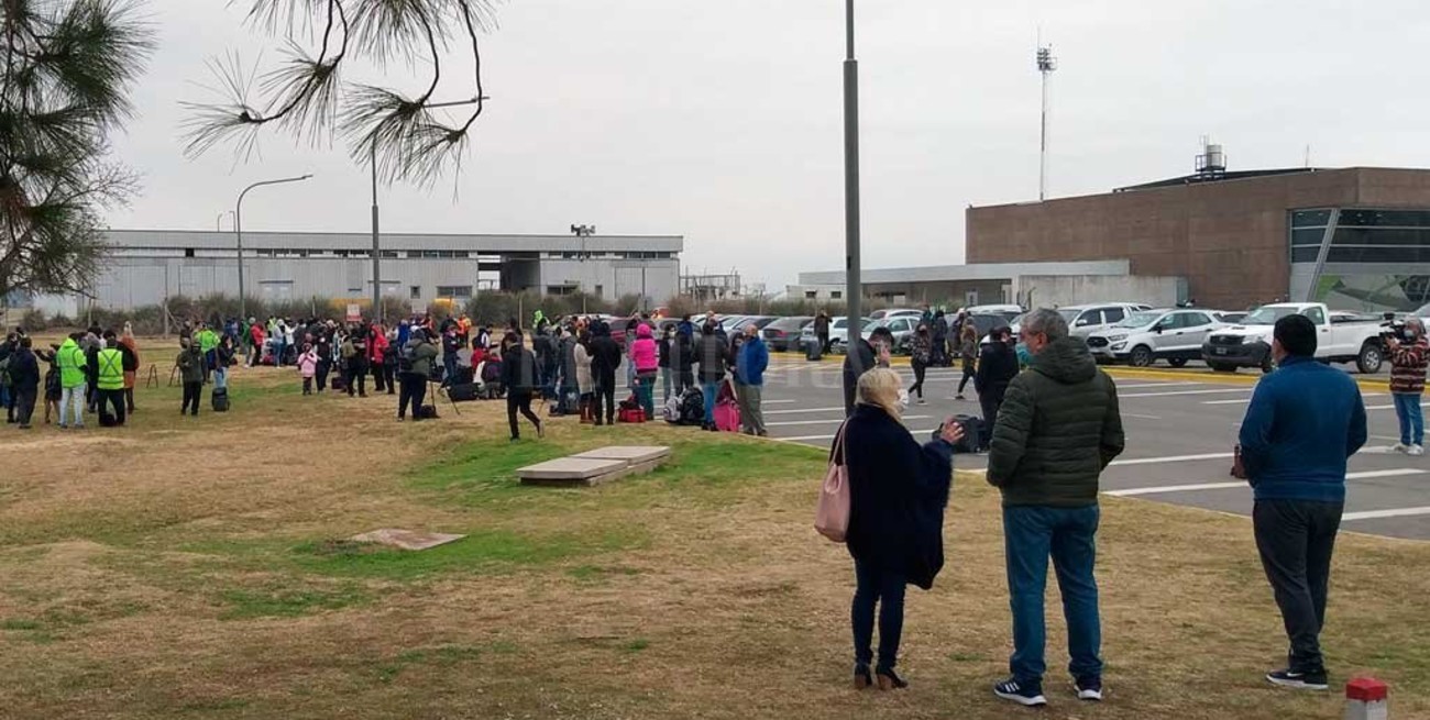 Evacuaron el aeropuerto de Rosario por una amenaza de bomba