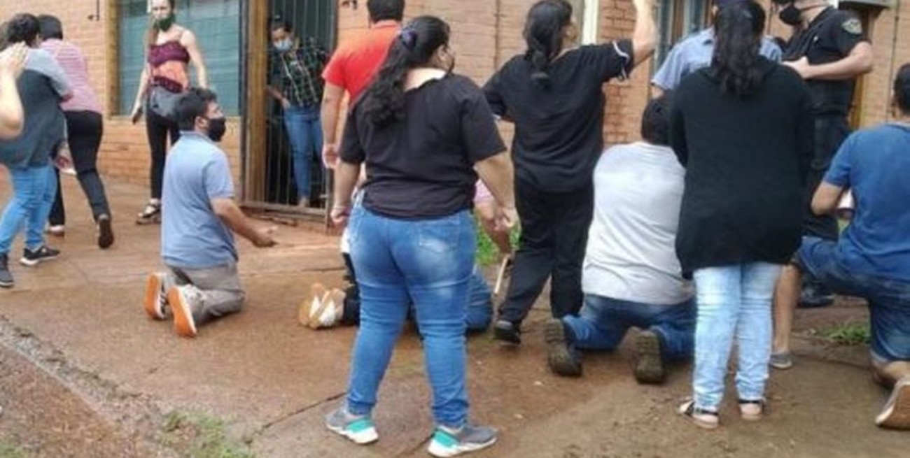 Escándalo en Misiones: una familia acusó a una jueza de "robarles" a su hija adoptiva