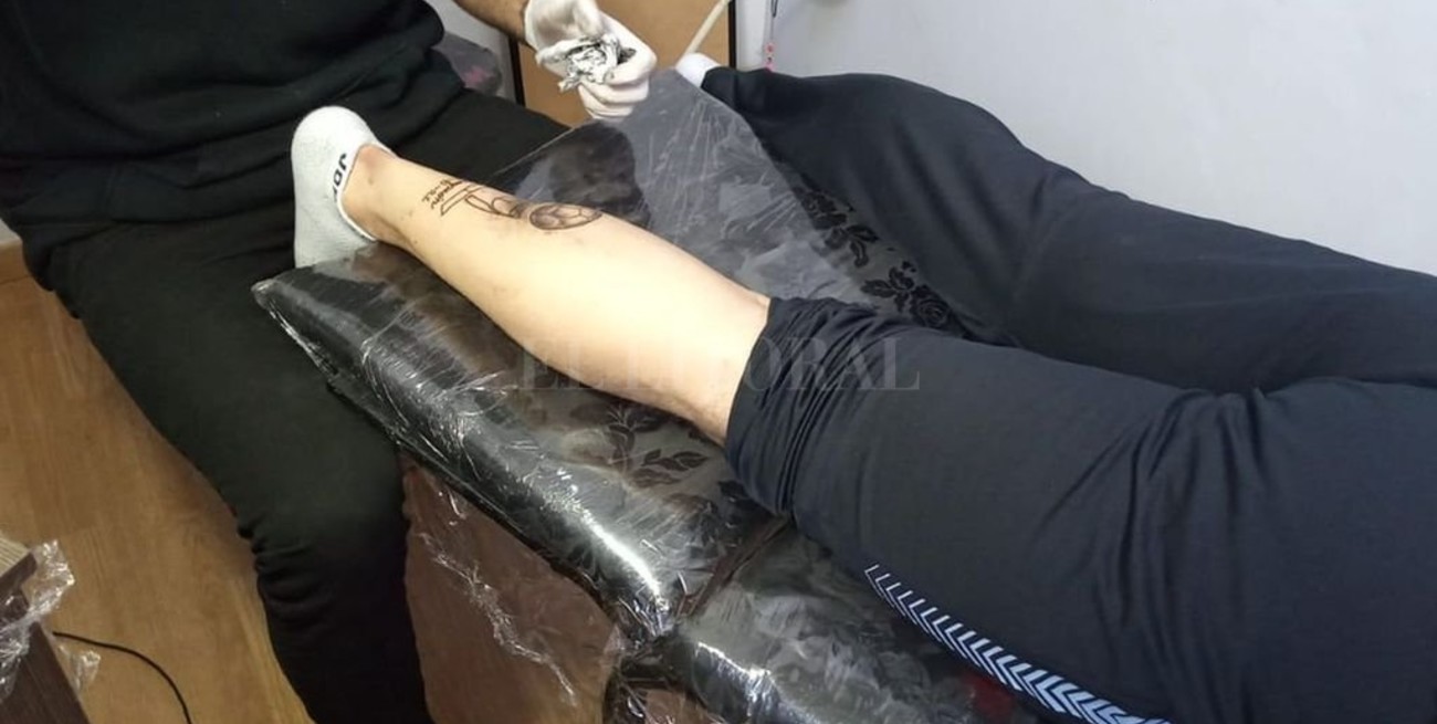 Una ley para regular casas de tatuajes y piercings