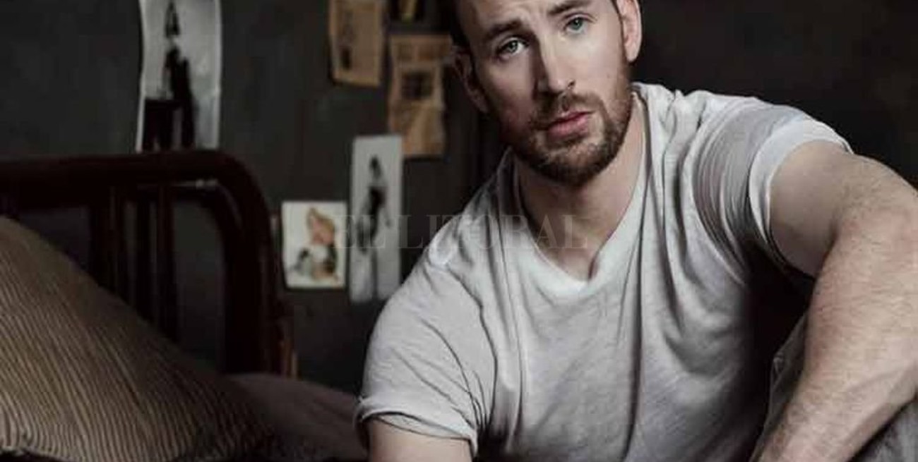 Chris Evans publicó por error una foto intima