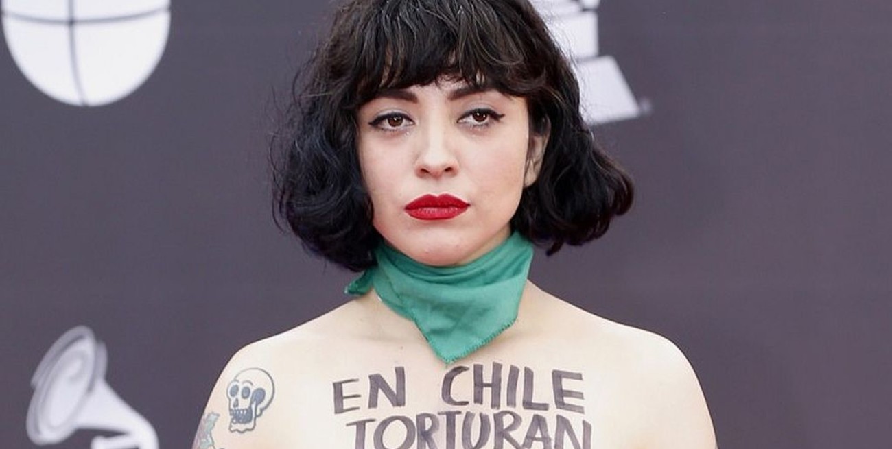 Mon Laferte anunció que está embarazada