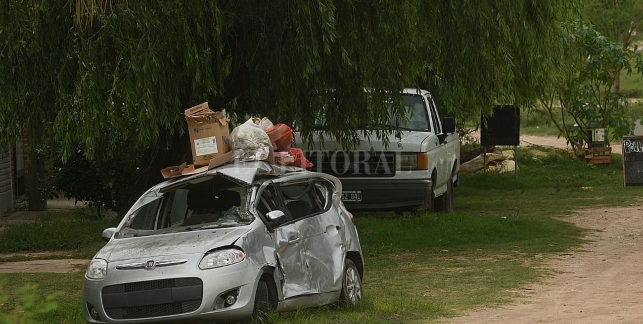 Línea directa: "desagües", "atados de pies y manos", "felicitaciones" y otros mensajes