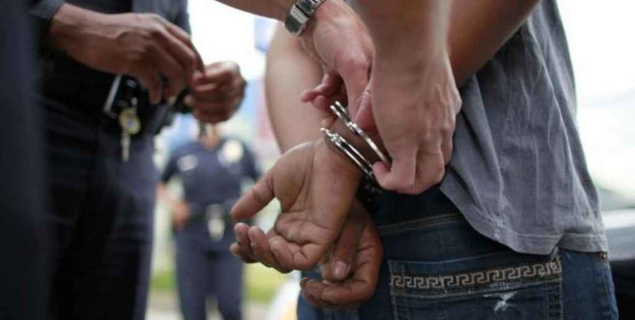 Detienen a un hombre que se compró una casa con el dinero donado para tratar el cáncer de su hijo