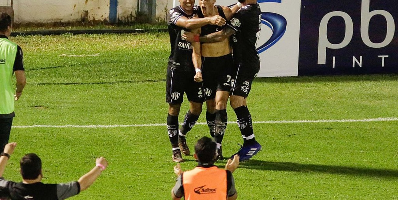 Central Córdoba sorprendió a Atlético Tucumán y le ganó de visitante por 2 a 1