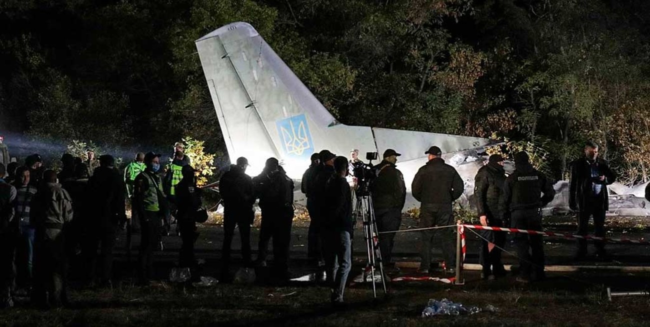 Sube a 26 la cifra de muertos al estrellarse avión militar en Ucrania