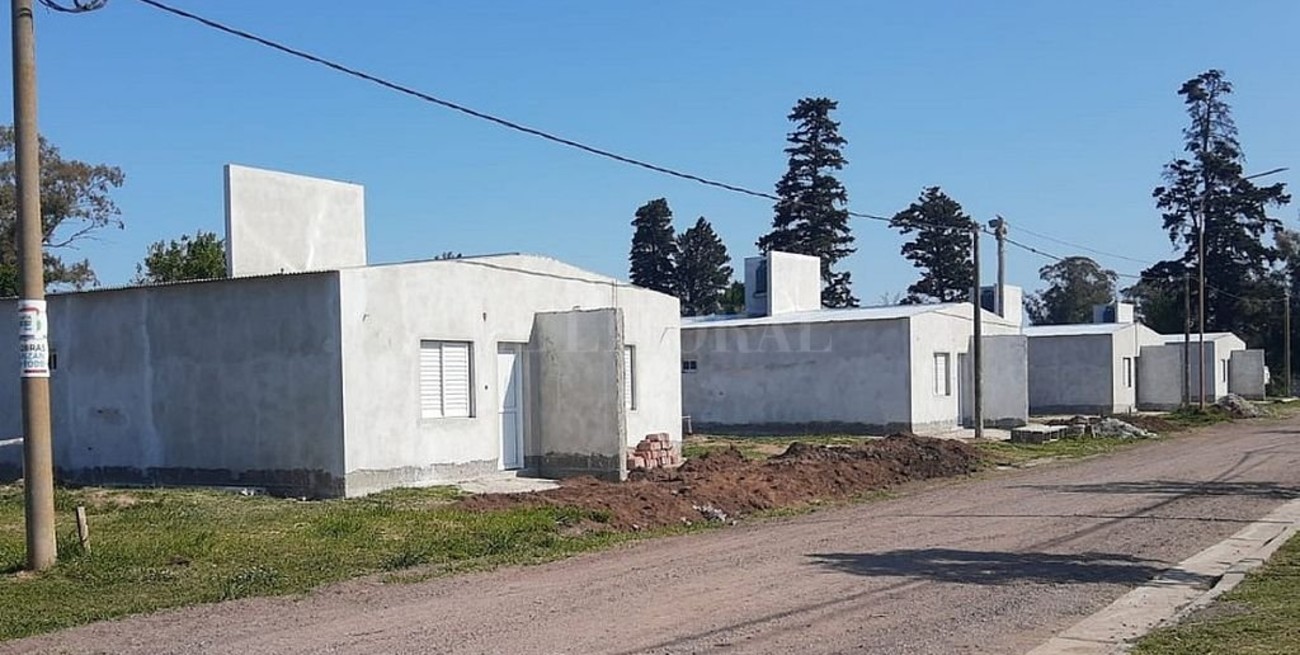 Sancti Spiritu ejemplo: con fondos propios sigue construyendo viviendas