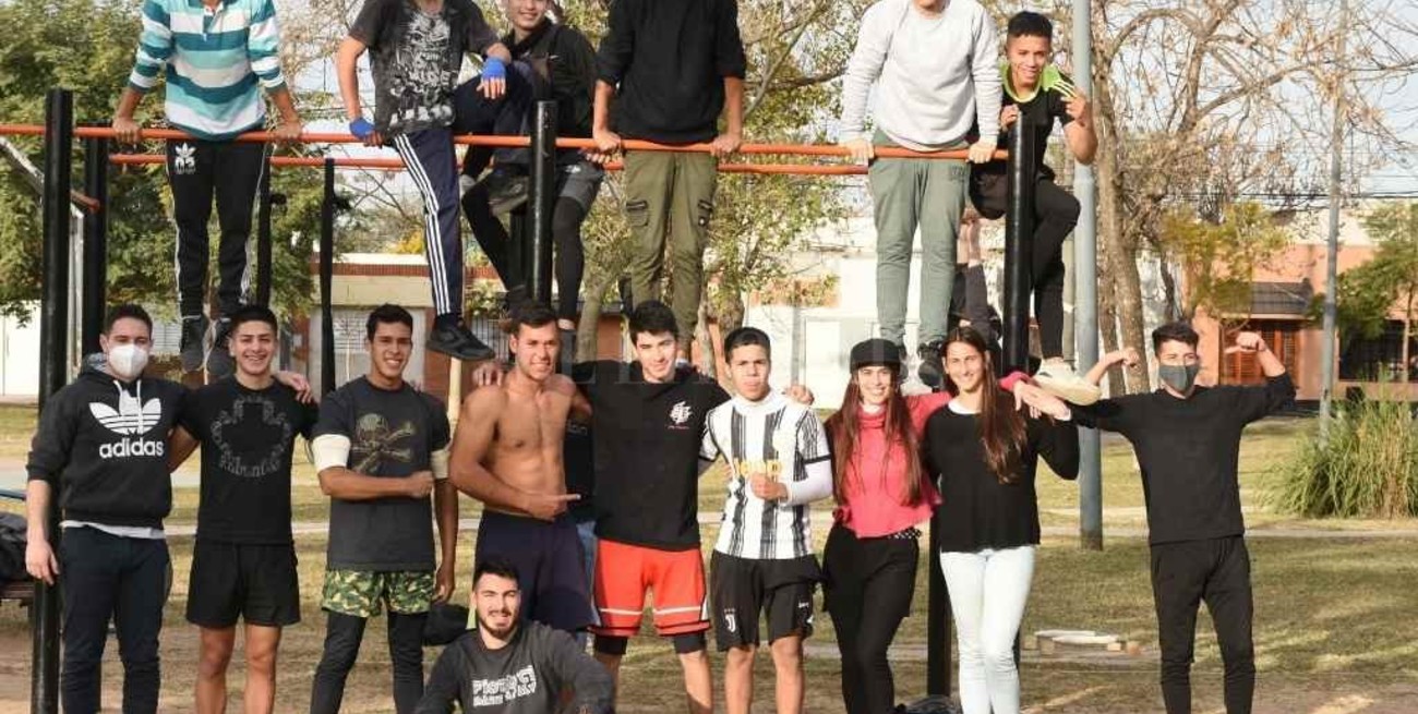 Esbozos de calistenia en Santa Fe  