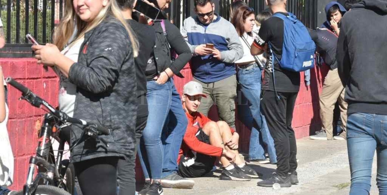 Colón pone a la venta plateas y palcos sólo para socios