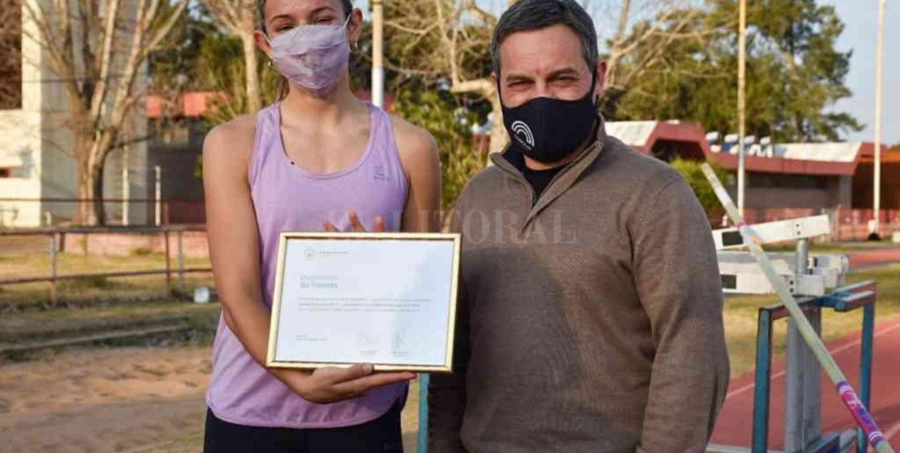 Reconocieron a Luciana Gómez Iriondo por el oro obtenido en el Sudamericano de atletismo