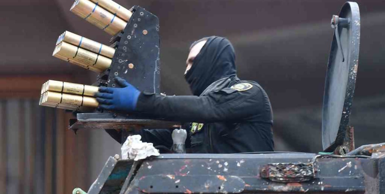 Venom, la polémica arma que emplea la Policía de Colombia contra los manifestantes