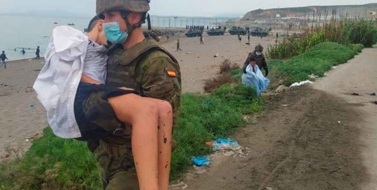 España inició el traslado a Marruecos de los menores llegados ilegalmente a Ceuta  